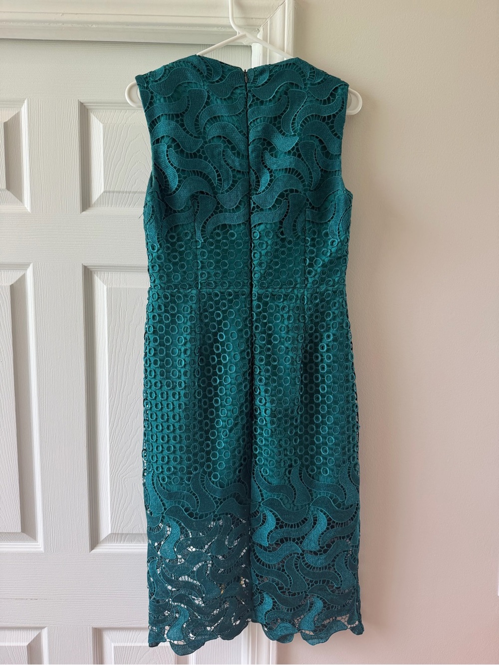 NICHOLAS Emerald Lace V-Neck Midi Dress - Picture 5 of 7